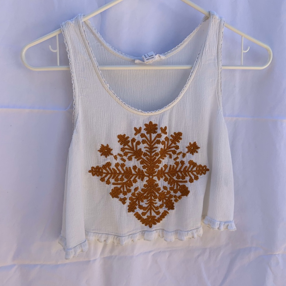Forever 21 White tank w/embroidery size small